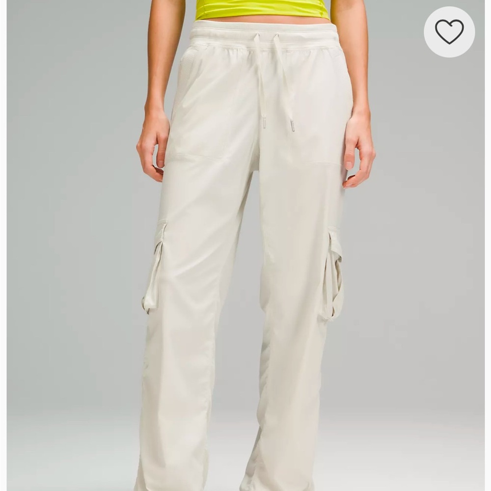 NWT lululemon cargo pants. Size Small. Colour Bone.